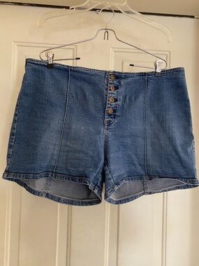 Venezia Button-Front Denim Shorts - Blue